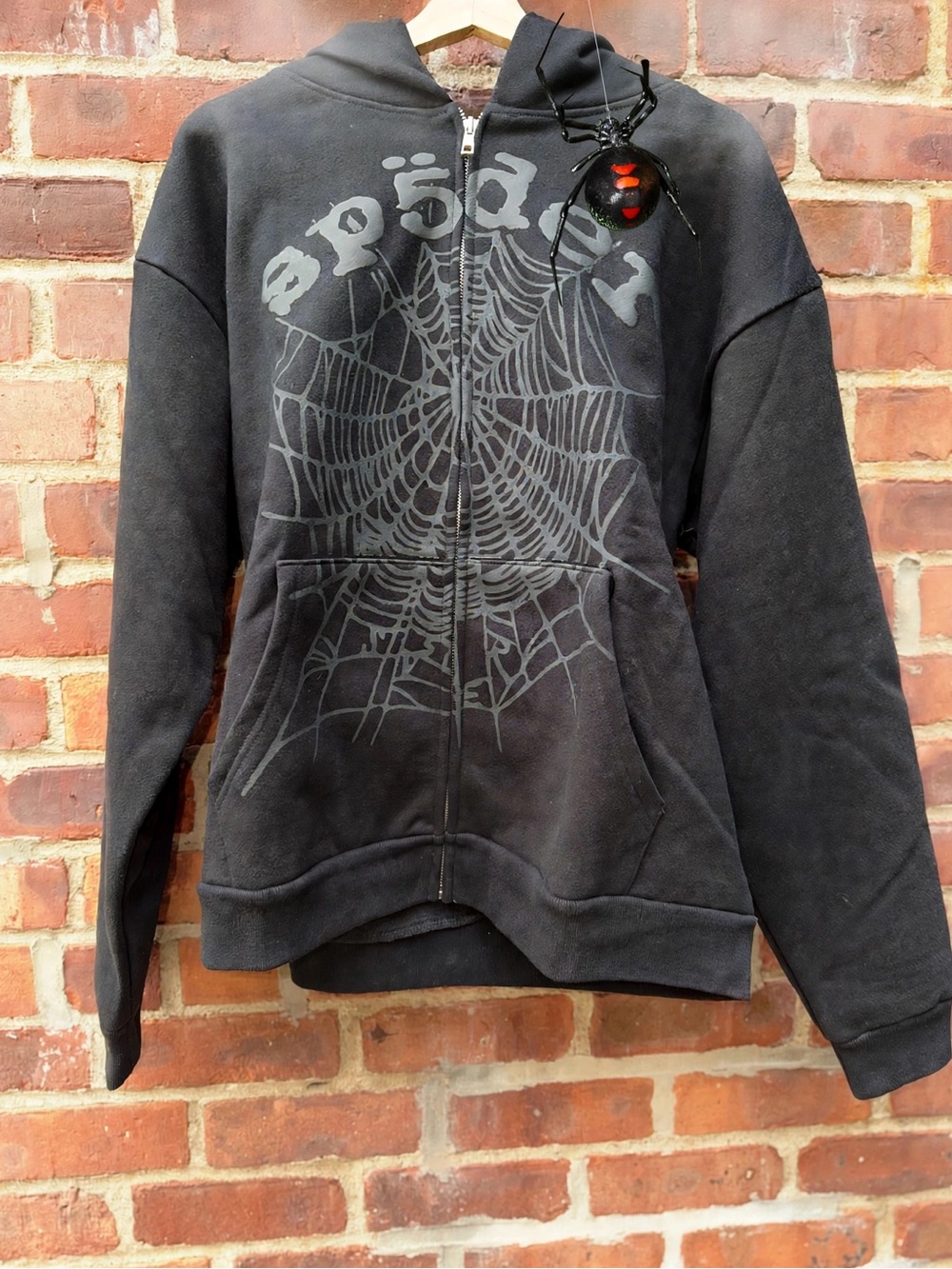Sp5der OG Web V2 Phantom Zip-Up Hoodie - Black [Phantom / Triple Black]
Size med